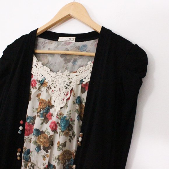 *QYXL Black Cardigan and Floral Blouse Set - Picture 6 of 8